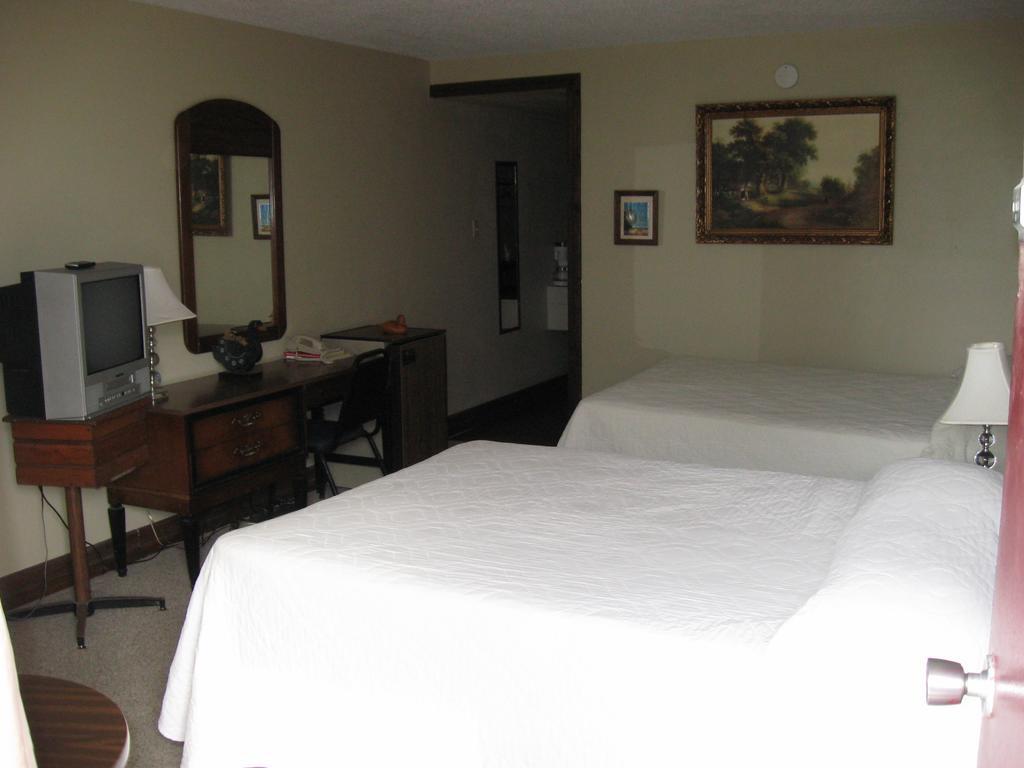 Candlelight Inn Scottsbluff Room photo