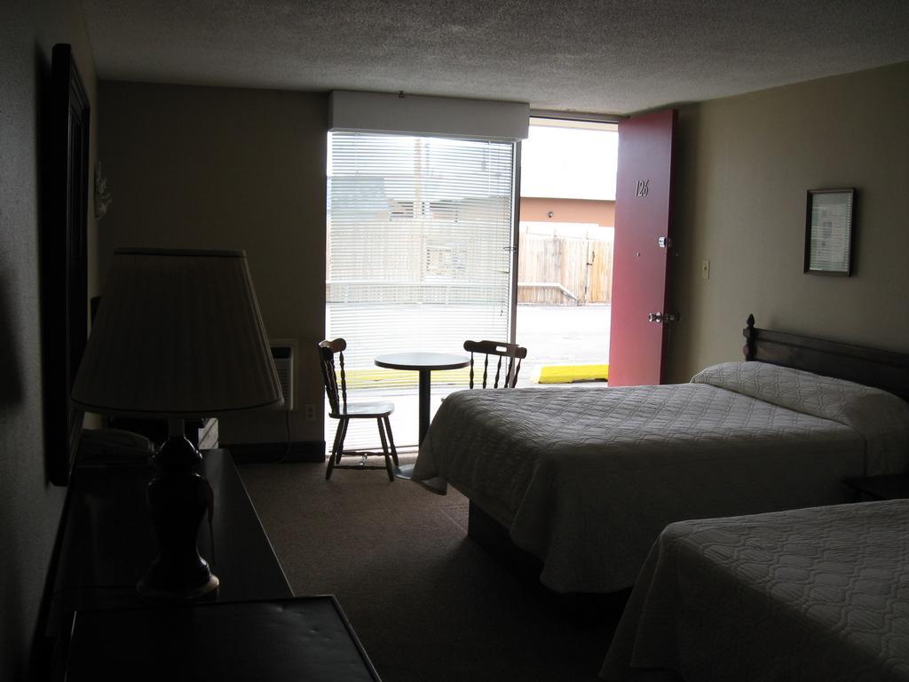 Candlelight Inn Scottsbluff Room photo